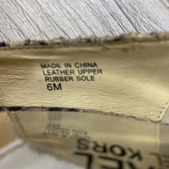 Leather peep toe heels Michael Kors leather snake platform pumps. - Picture 8 of 9